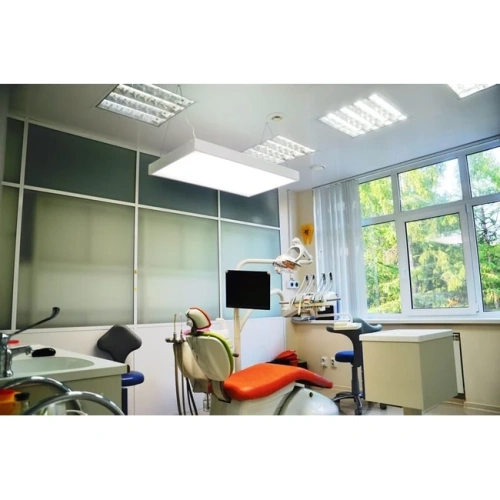 ДентЛайт Эко - бестеневой LED светильник для стоматологической клиники | DentLight (Россия)