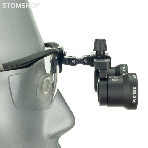 iZoom Flip-up Loupes Rudilite Frame - стоматологические бинокулярные лупы системы Flip-up на титановой оправе, рабочее расстояние 360-460 мм, увеличение 2.5х - 3.0x (мультизум) | DentLight (США)